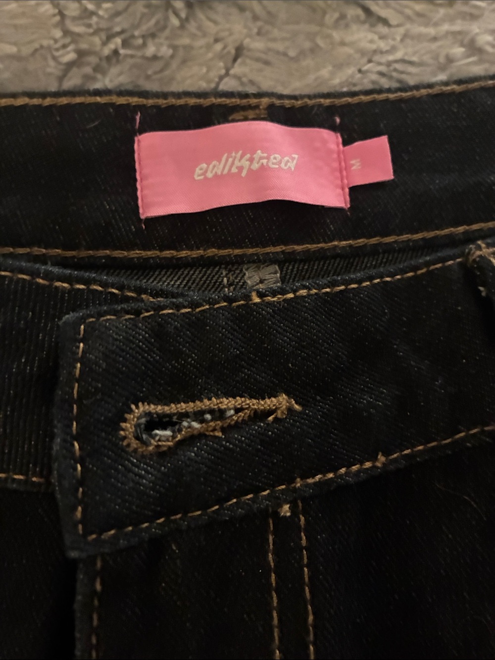 NWOT Edikted Women’s Relaxed Cargo Jeans - dark indigo with Contrast Stitching - Picture 2 of 5